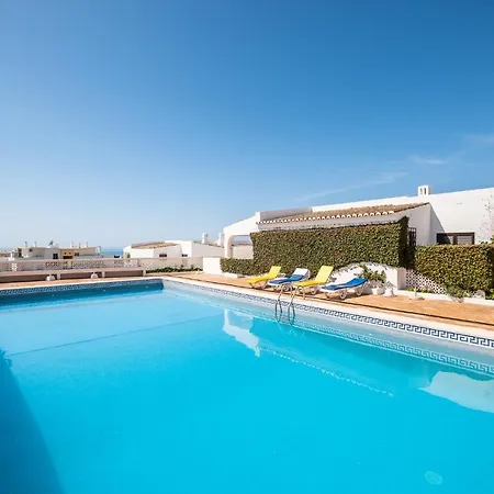 #084 Spacious Seaview With Ac, Pool And Garden Apartment