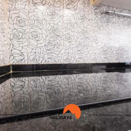 #084 Spacious Seaview With Ac, Pool And Garden Apartment *